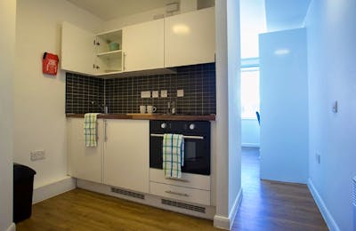The-Glasshouse-London-1-Bed-Apartment--14958645601