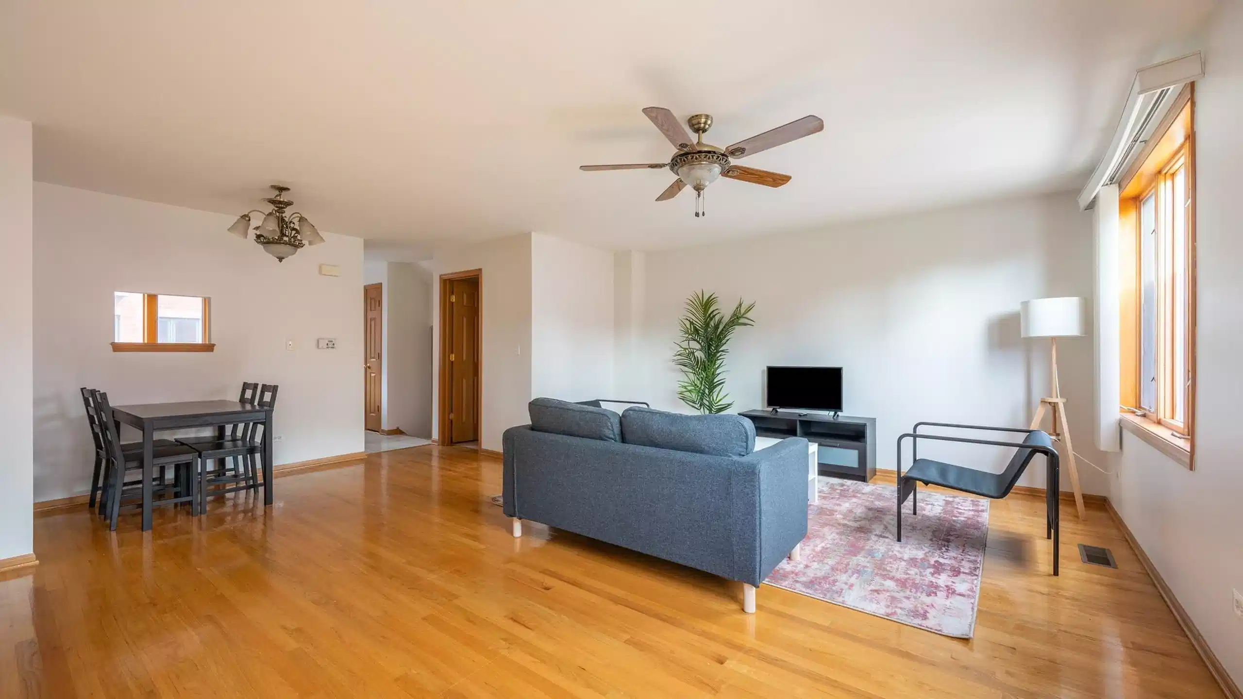 June Homes 60616, Chicago - Chicago, Illinois, United States - #1632D : Chinatown - Common Area