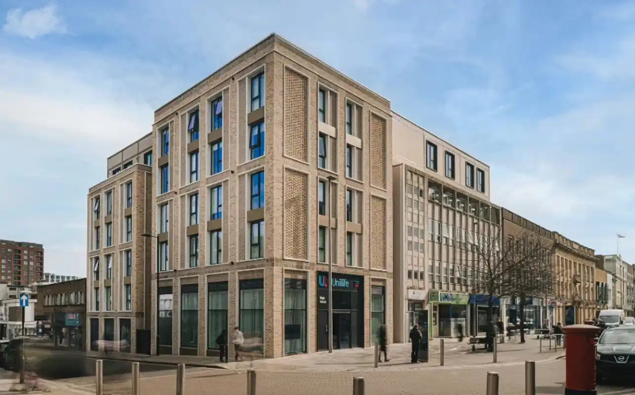 Unilife High Street, Southampton - Southampton, England, United Kingdom - Exterior