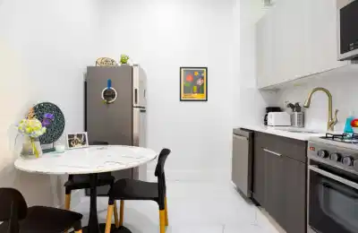 Amenities?w=400&h=260&fit=crop&q=40&auto=format&trim=auto