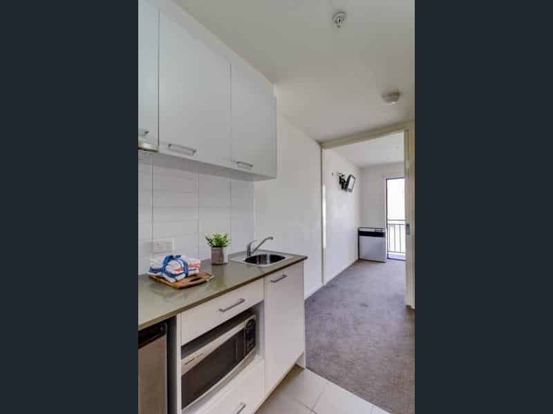 17 Macquarie Street - Student Housing Australia  - Melbourne, Victoria, Australia - kitchen
