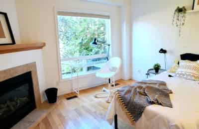 Klondike - Bedroom?w=400&h=260&fit=crop&q=40&auto=format&trim=auto