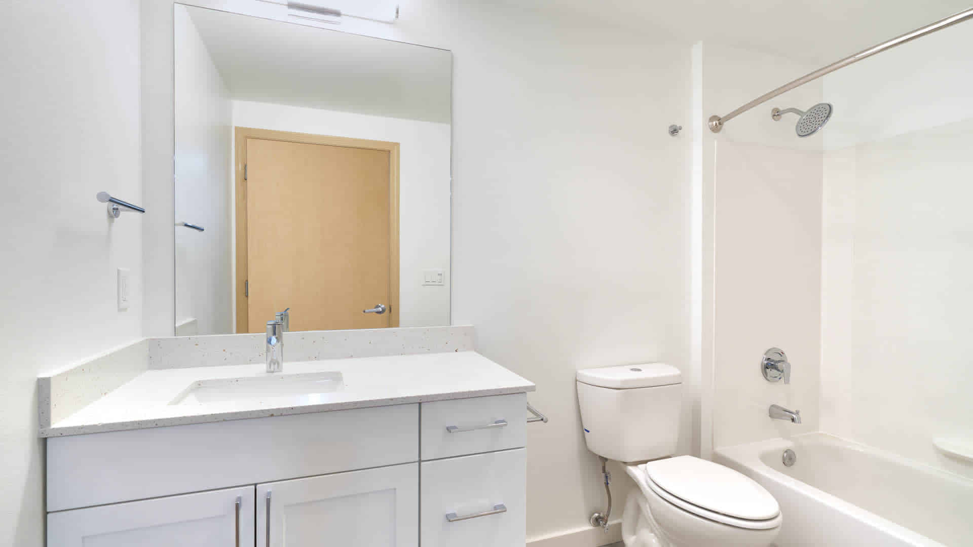 Rianna Apartments, Seattle - Seattle, Washington, United States - Bathroom