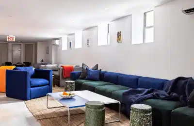 Common Area?w=400&h=260&fit=crop&q=40&auto=format&trim=auto