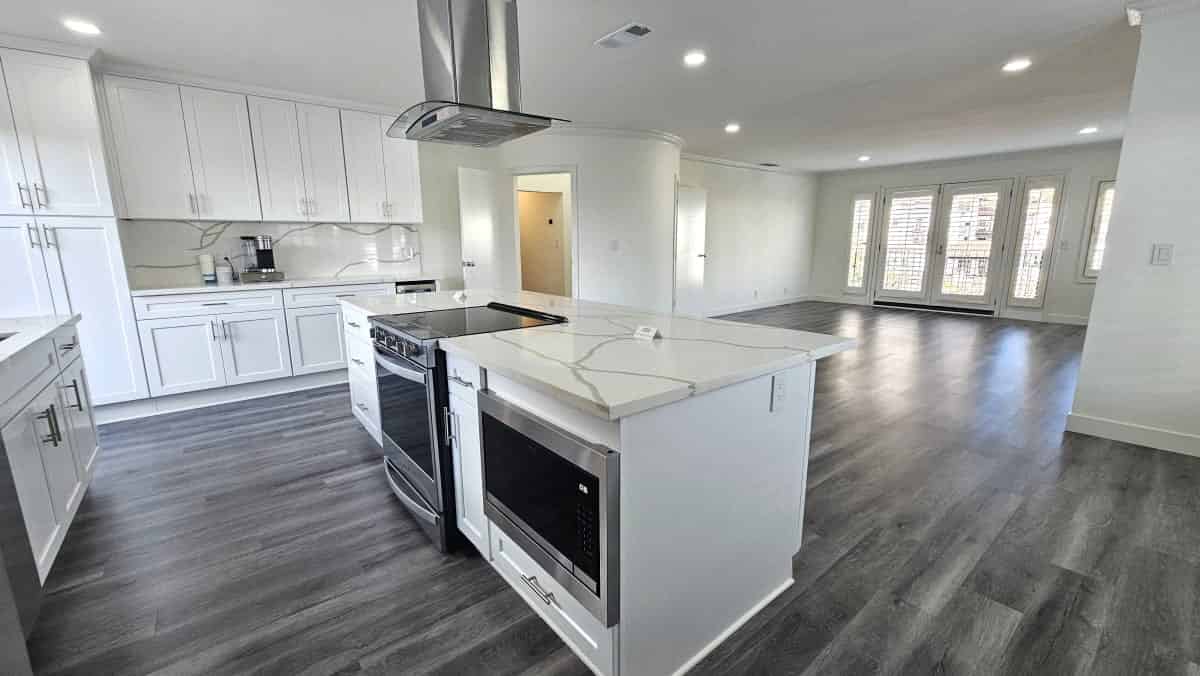 Lindbrook Manor Apartments, Los Angeles - Los Angeles, California, United States - Kitchen