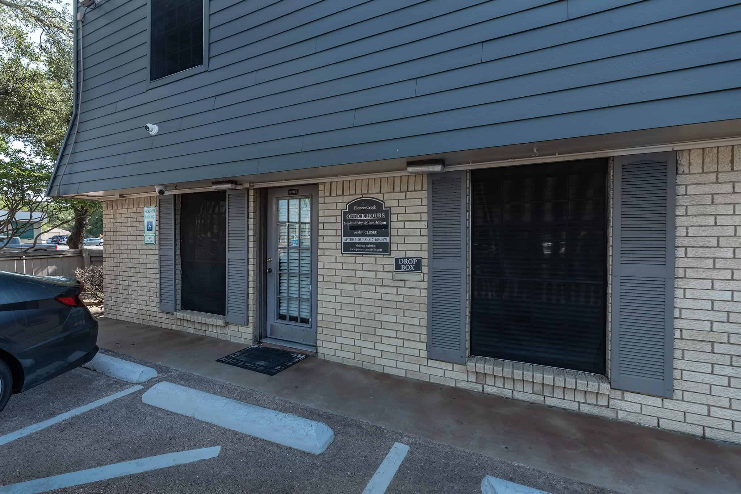 Pioneer Creek Townhomes, Arlington - Arlington, Texas, United States - Exterior