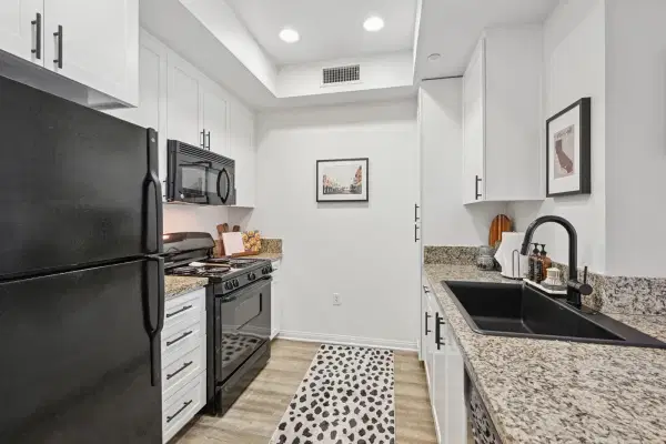 West 27th Place, Los Angeles