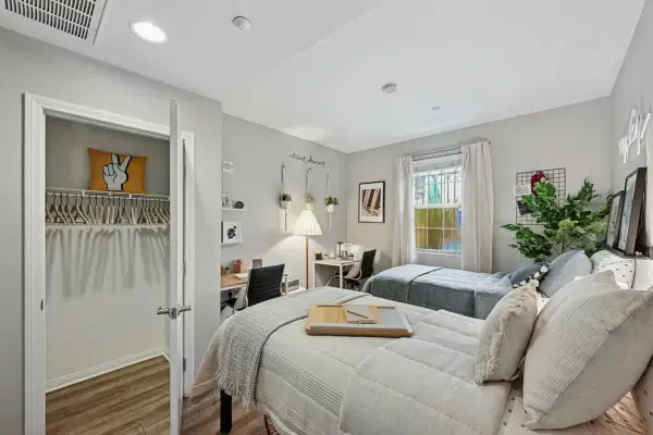 West 27th Place, Los Angeles