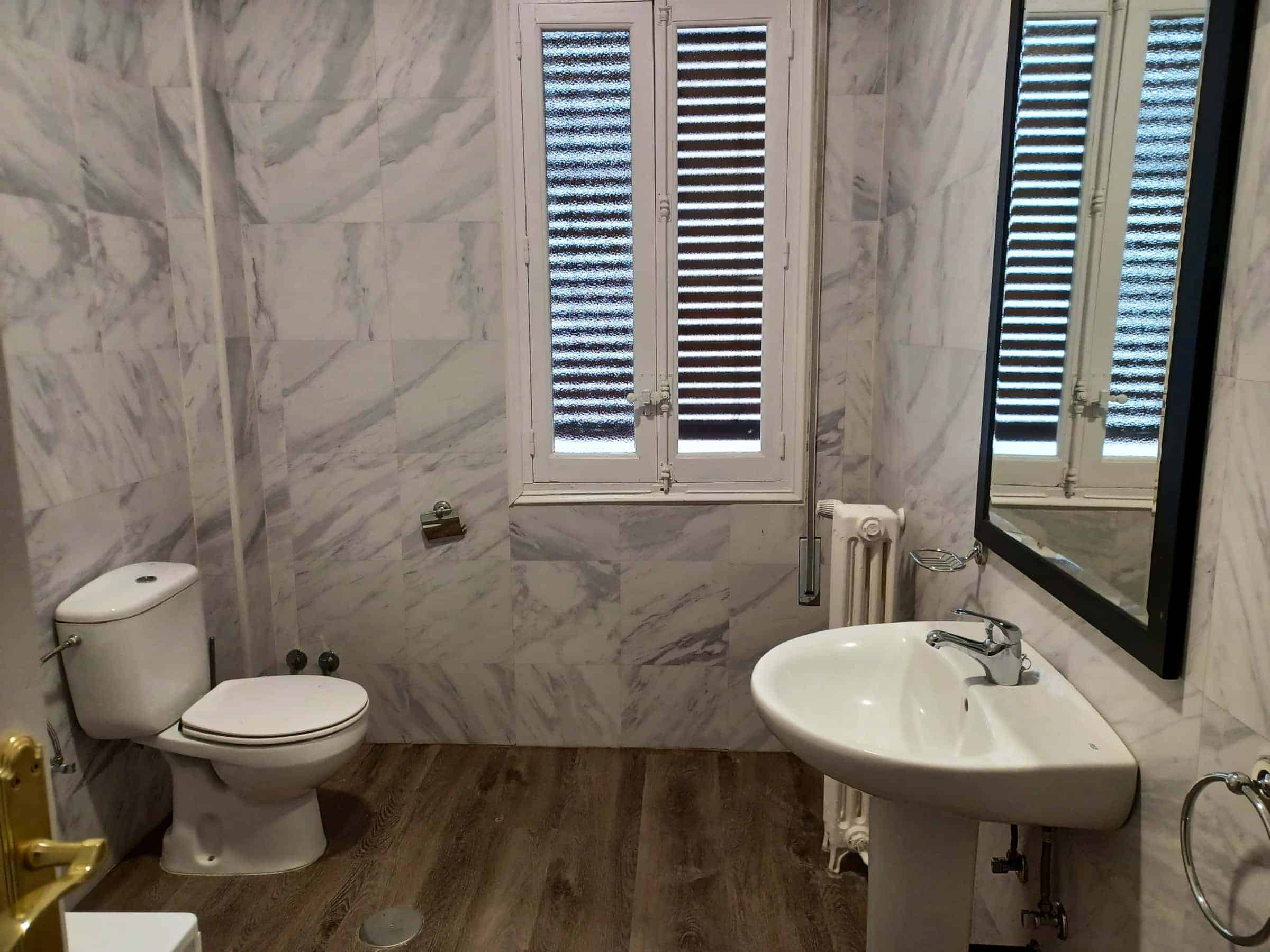 Habitación En Calle Luchana L410, Madrid - Madrid, Spain - Bathroom