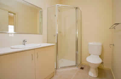Contemporary House - Melbourne, Victoria, Australia - Bathroom
