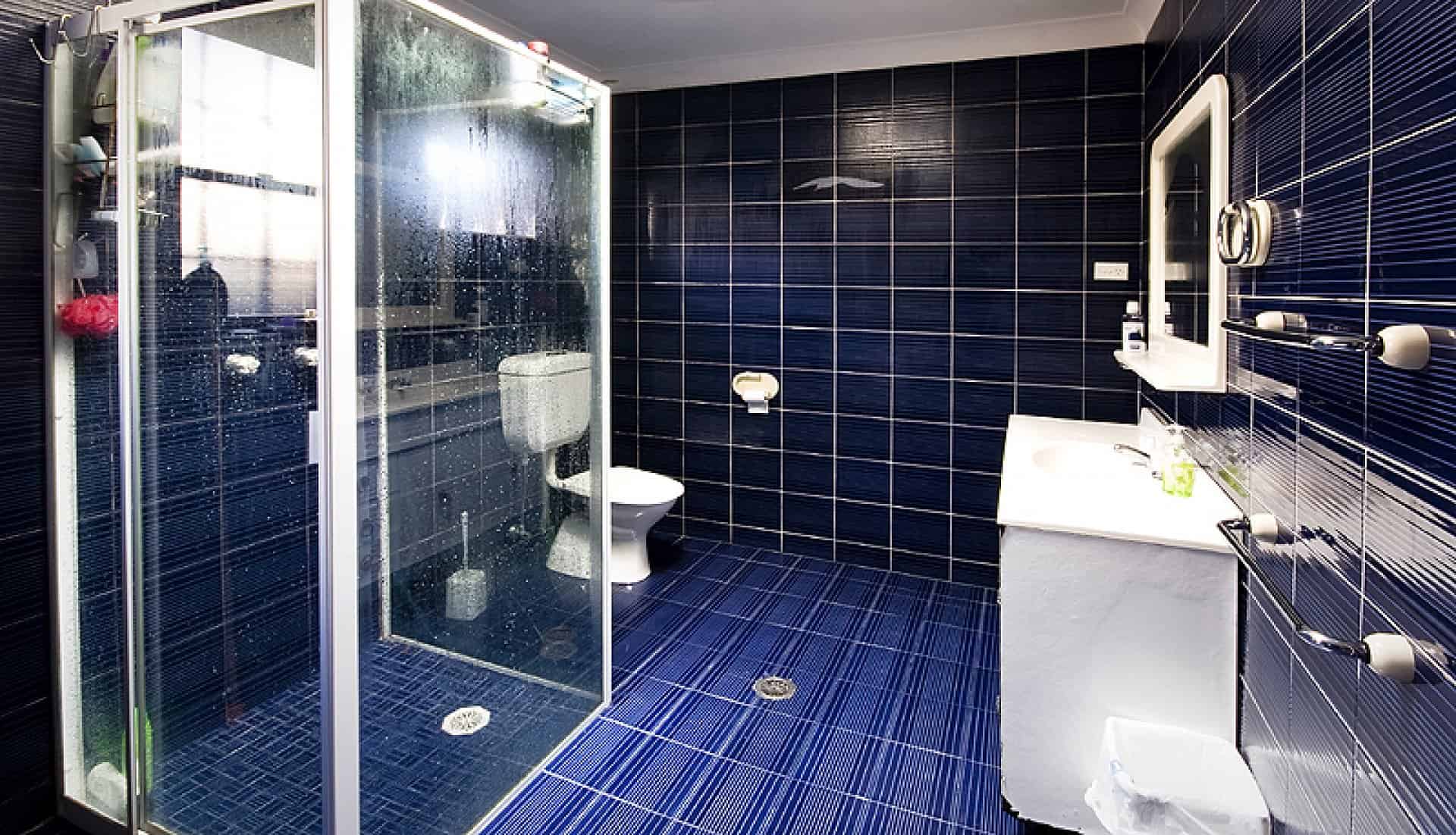 shared kitchen?w=400&h=260&fit=crop&q=40&auto=format&trim=auto