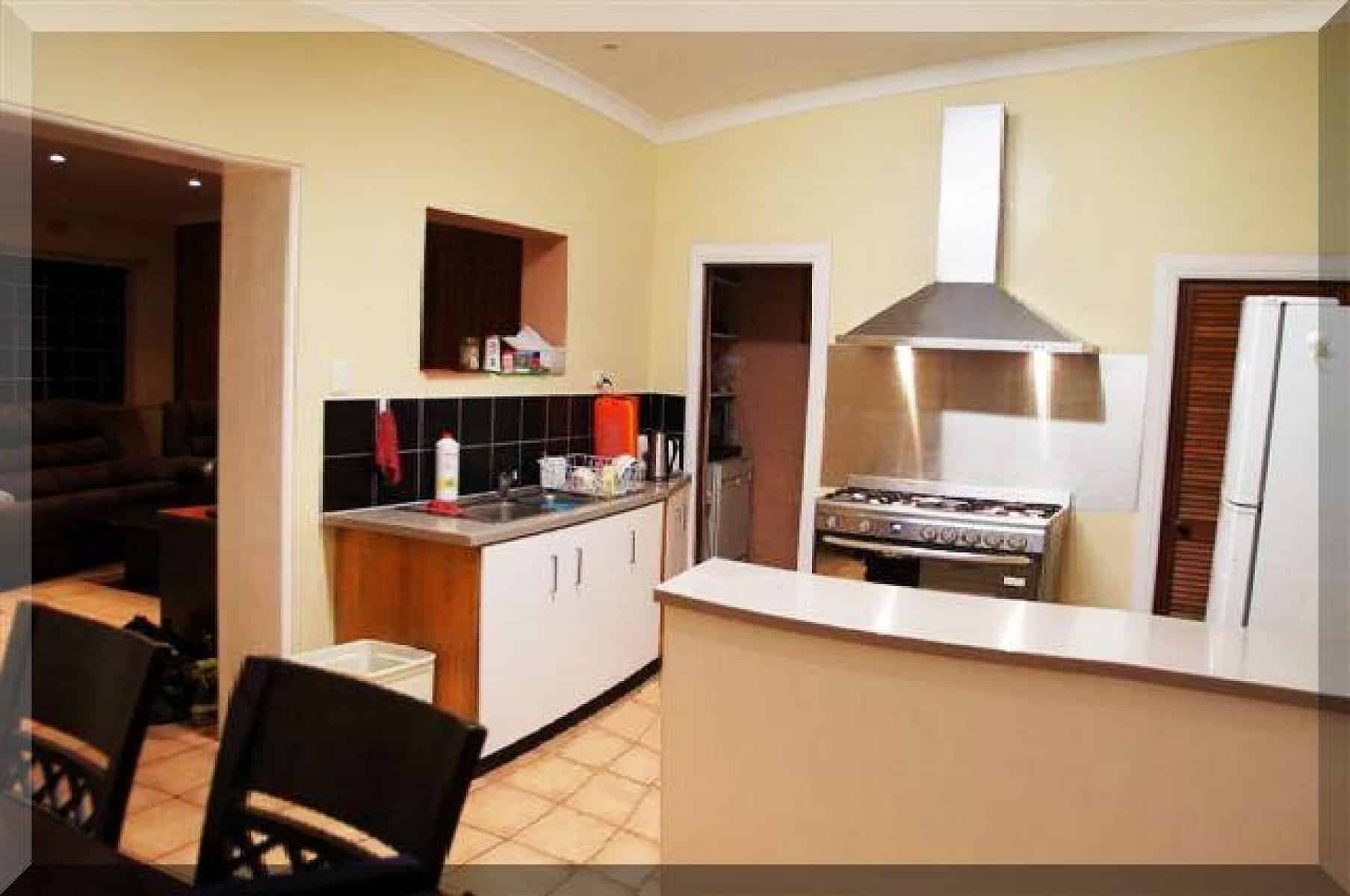 32 Kimpton Street  - Sydney, New South Wales, Australia - shared kitchen