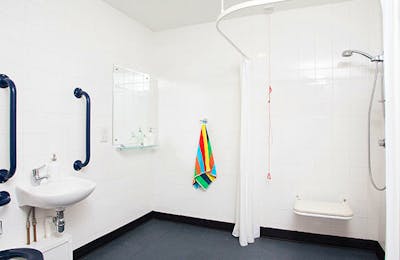 accessible-studio-bathroom-tramworks