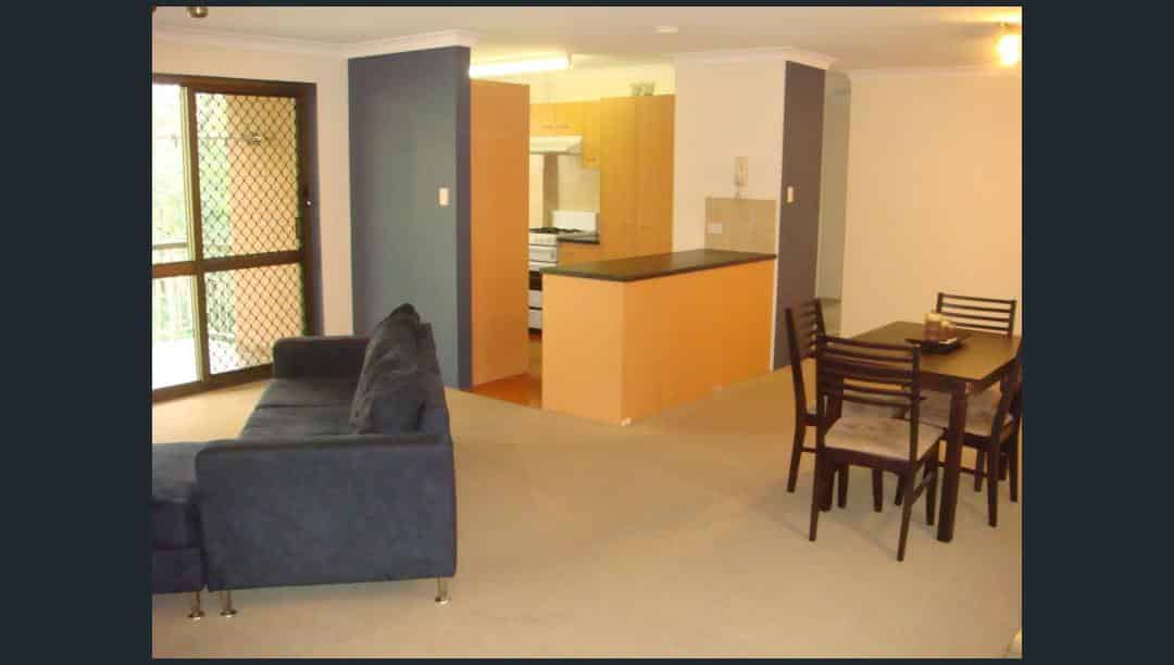Kitchen?w=400&h=260&fit=crop&q=40&auto=format&trim=auto