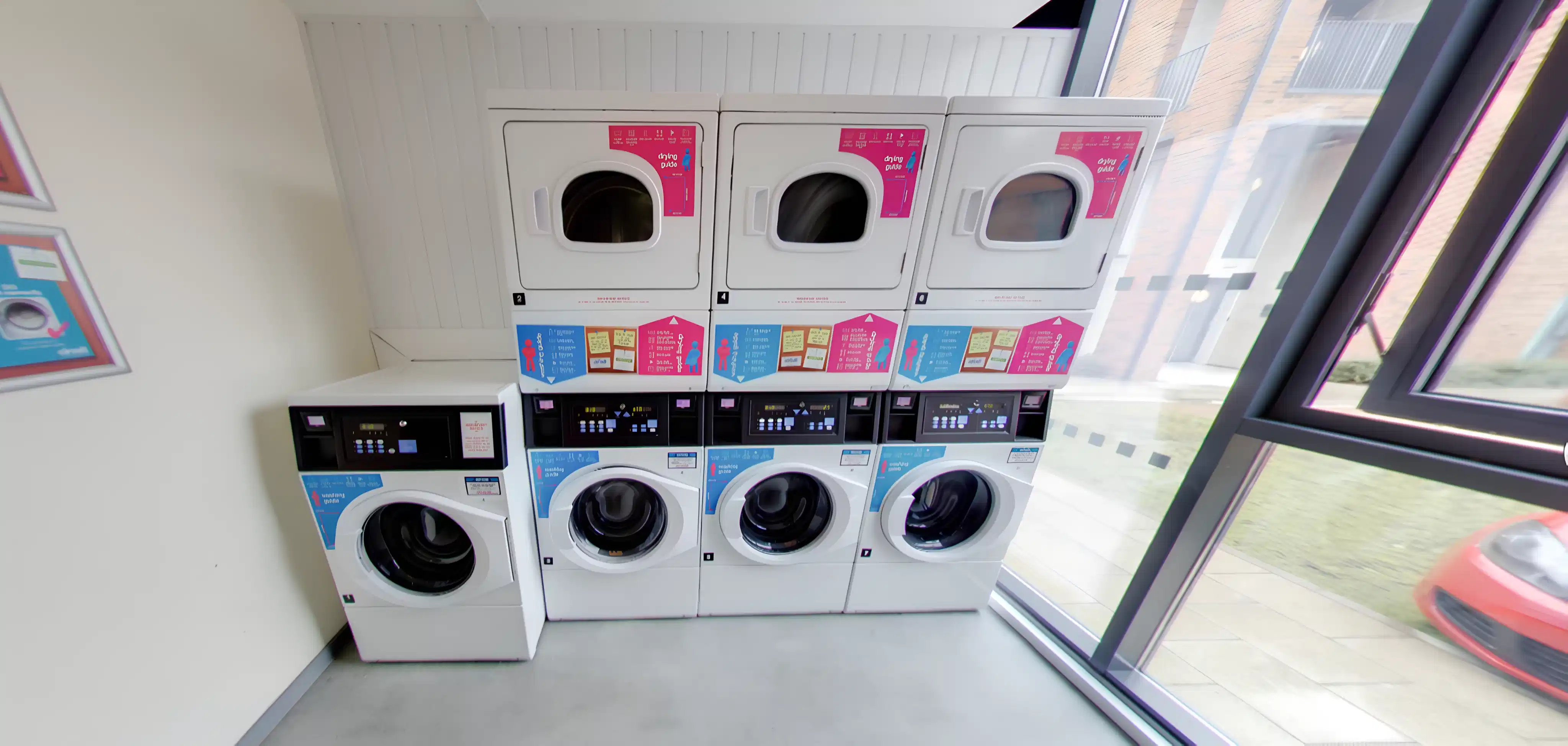 Amenities?w=400&h=260&fit=crop&q=40&auto=format&trim=auto