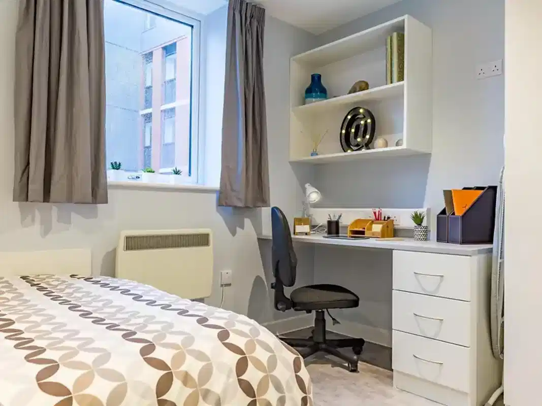 Amenities?w=400&h=260&fit=crop&q=40&auto=format&trim=auto