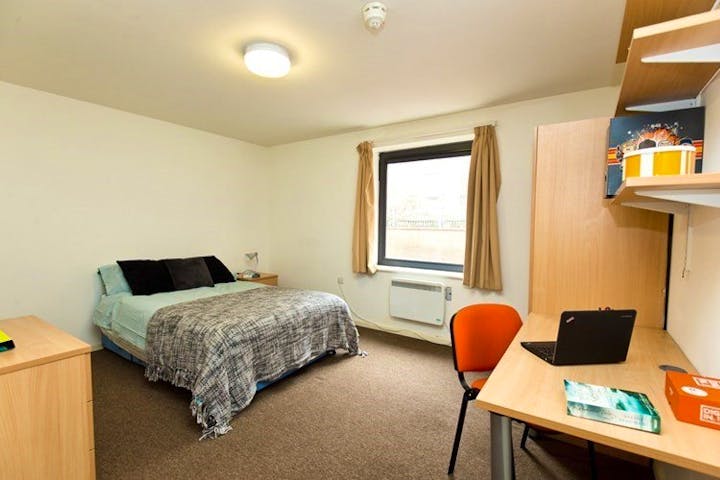 Brearley-House-Sheffield-Deluxe-Room-2--1495802629