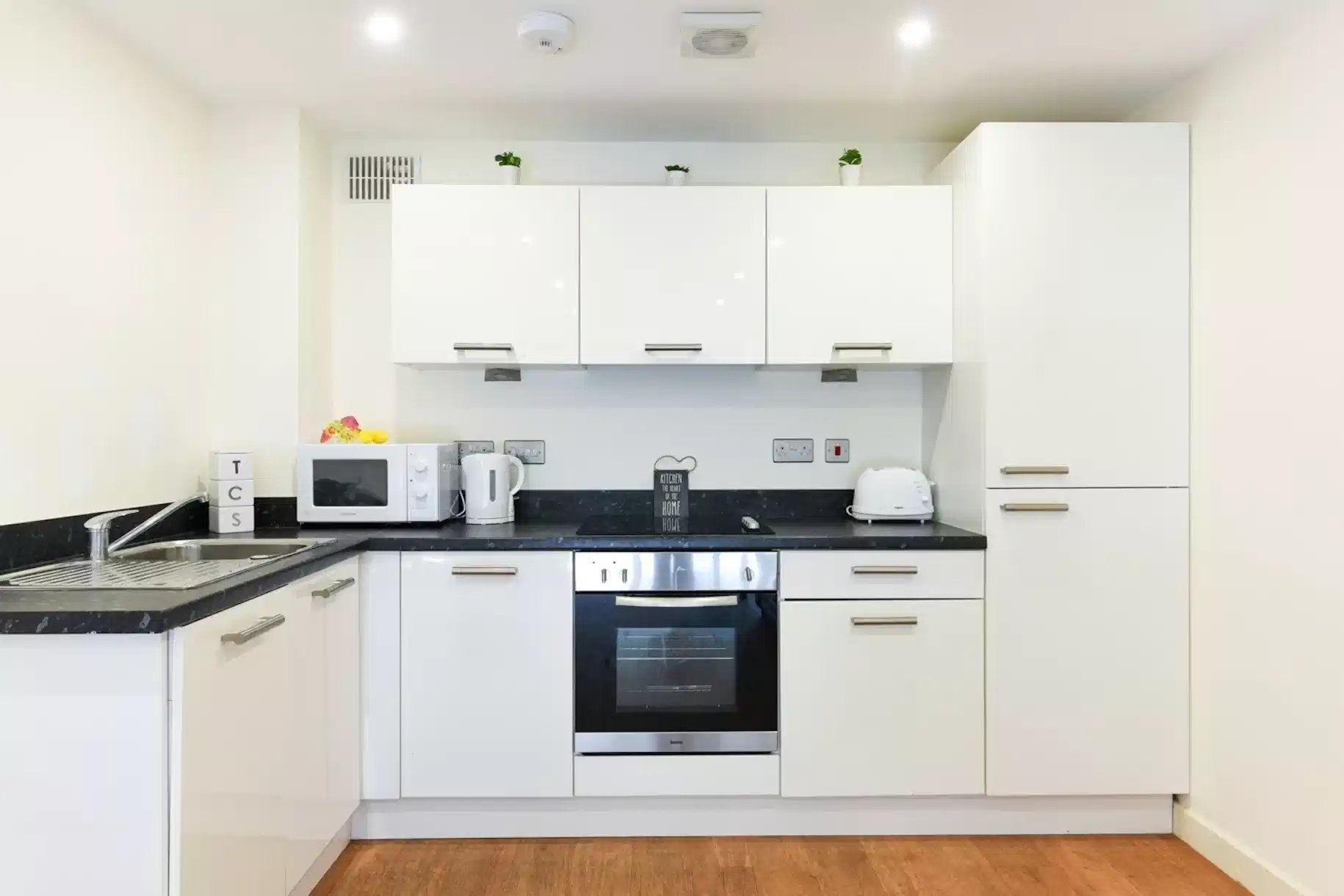 Mellor Apartments @ Central Place, Sheffield - Sheffield, England, United Kingdom - Kitchen