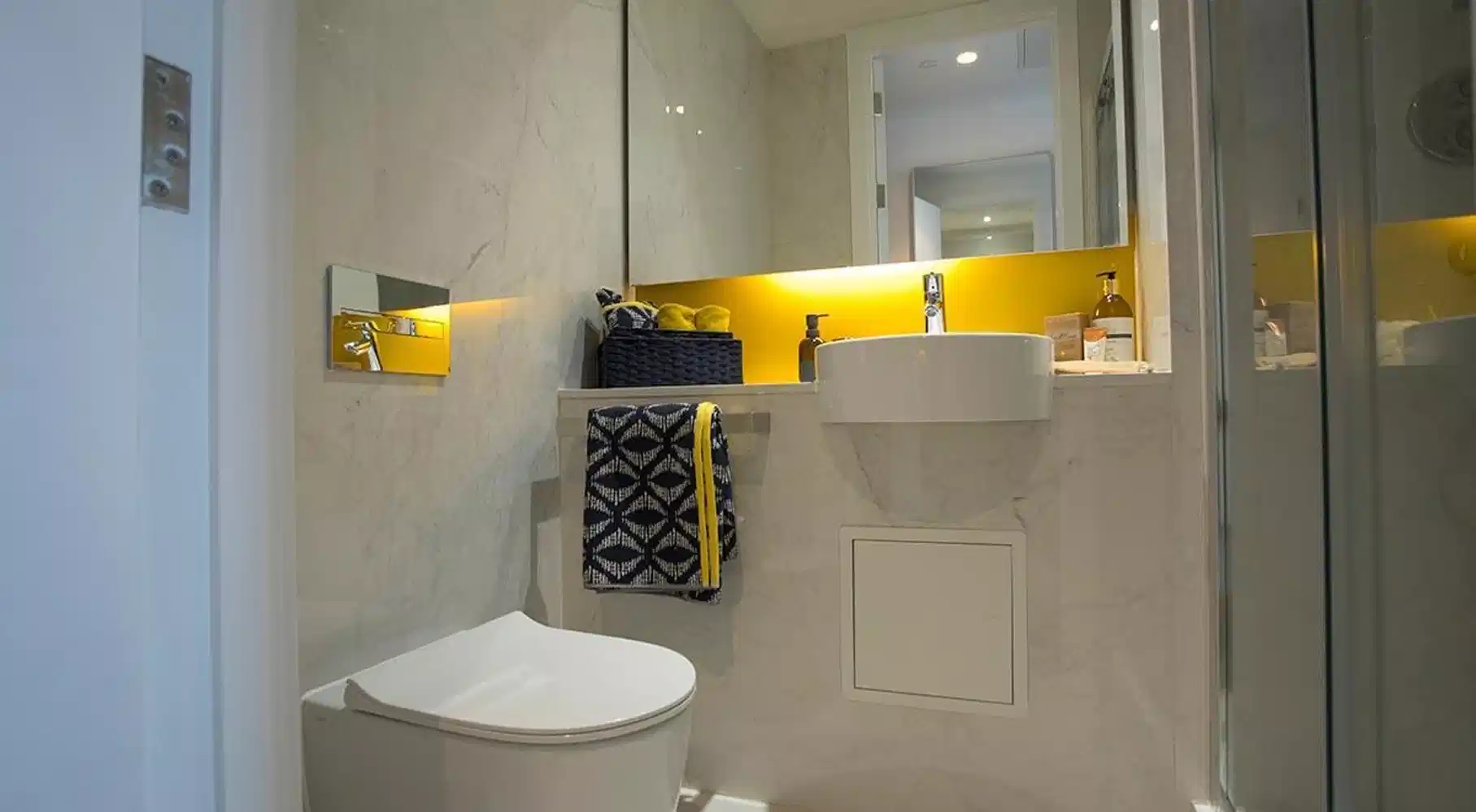 Amenities?w=400&h=260&fit=crop&q=40&auto=format&trim=auto