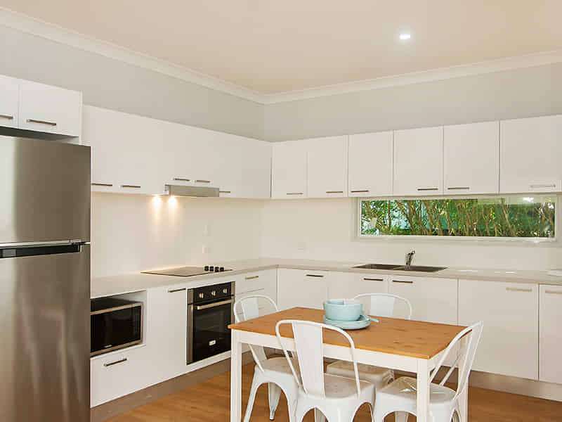 Student Living - Twelfth Avenue, Brisbane - Brisbane, Queensland, Australia - Kitchen