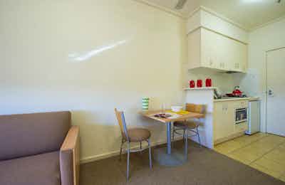 College-Square-on-Lygon-1-Bedroom-Apartment-Dining-Kitchen