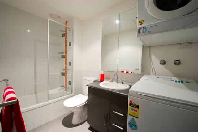 Unilodge @ 740, Melbourne - Melbourne, Victoria, Australia - Bathroom