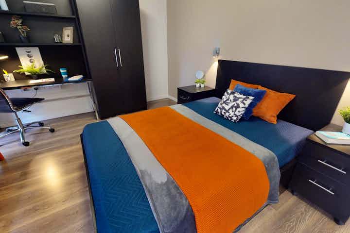 Bronze 1 Bed Apartment - Bedroom