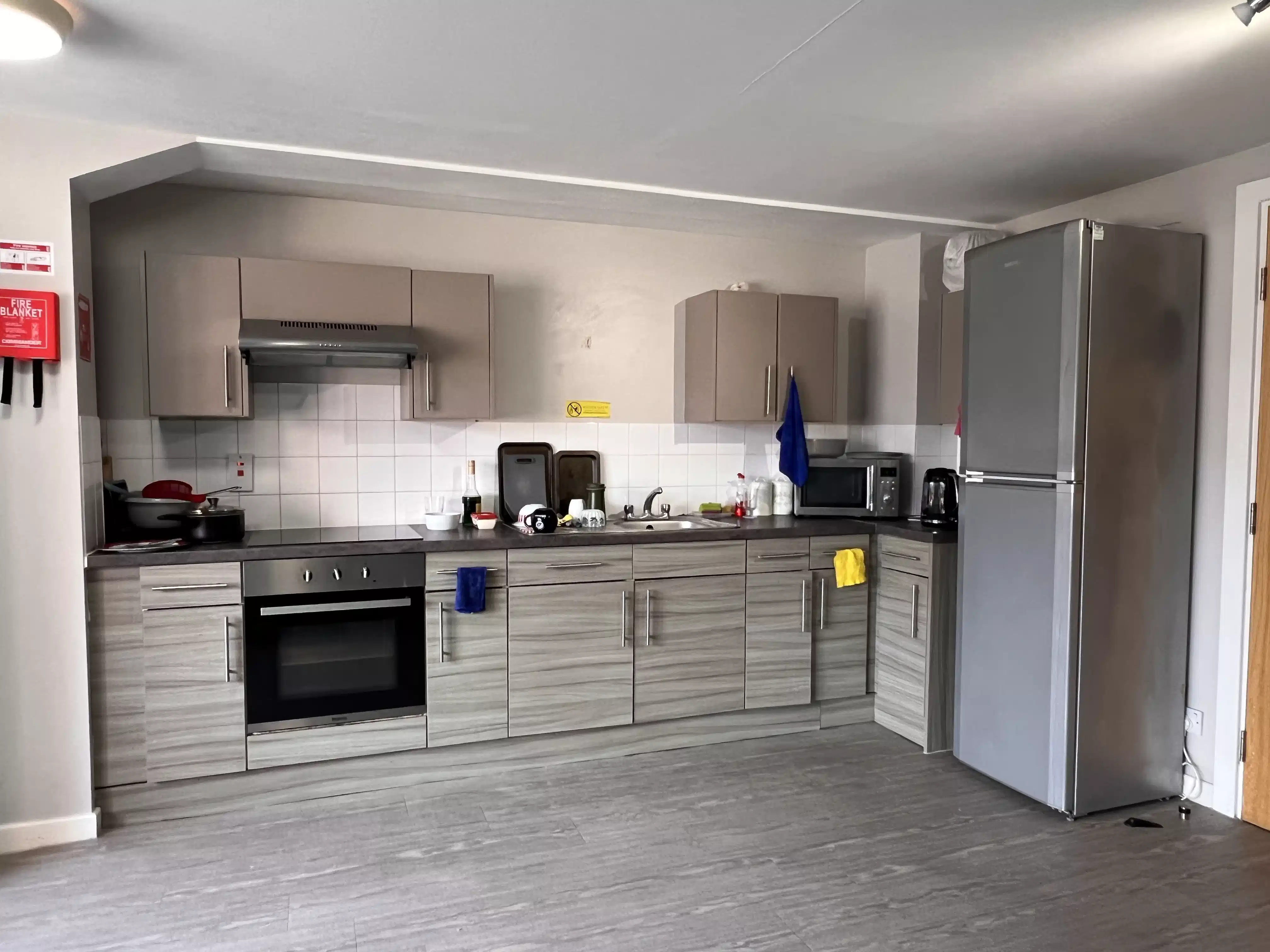 Amenities?w=400&h=260&fit=crop&q=40&auto=format&trim=auto