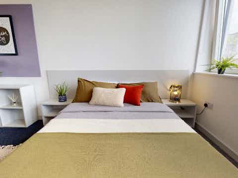 Bronze Studio Plus - Bedroom
