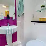 iQ-Student-Accommodation-Plymouth-Astor-House-Bedrooms-Silver_En_Suite