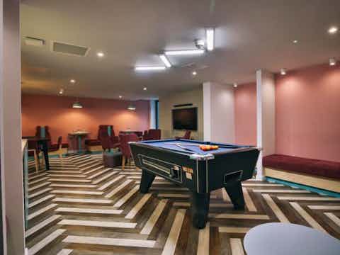 iQ Brocco - Lounge Games Room 3