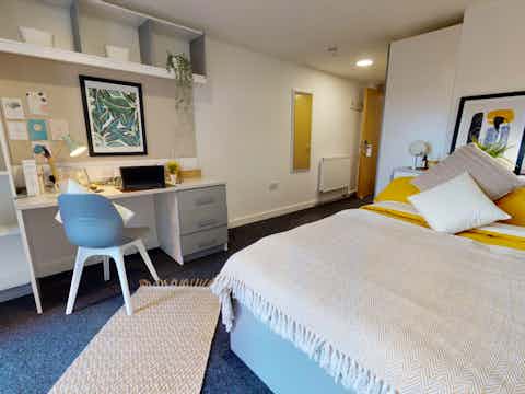 iQ-Student-Accommodation-Sheffield-Century-Square-Bedrooms-Gold_En_Suite(9) (1)