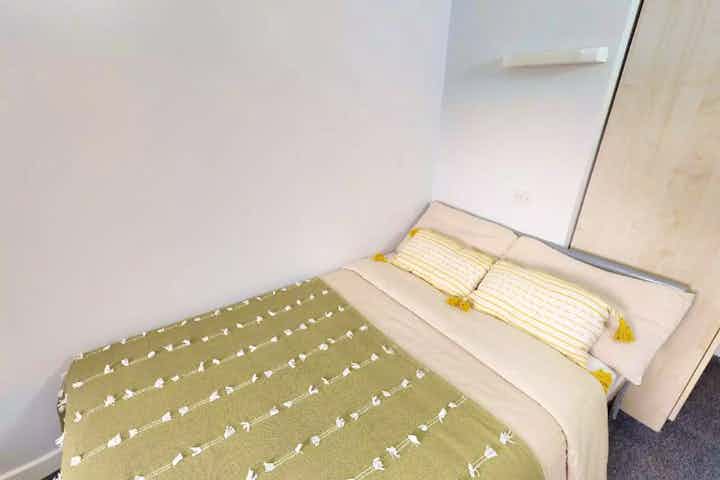 Bronze En Suite - Bedroom