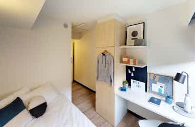 4-bedroom-bedroom-2-wide
