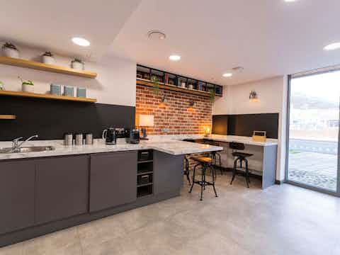 stoneworks-lounge-kitchen-1 (1)