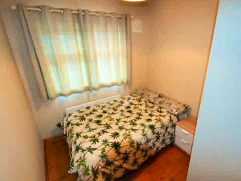 Single Room With Double Bed - Bedroom