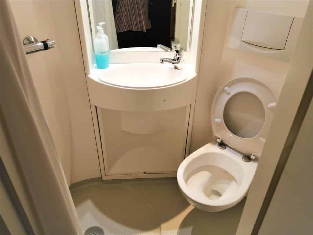 Amenities?w=400&h=260&fit=crop&q=40&auto=format&trim=auto