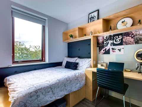 Classic En Suite Plus - Bedroom