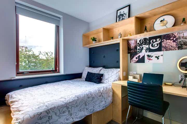Classic En Suite Plus - Bedroom