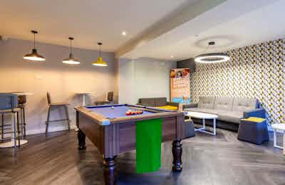 4-student-accommodation-manchester-allen-court-social-space-1
