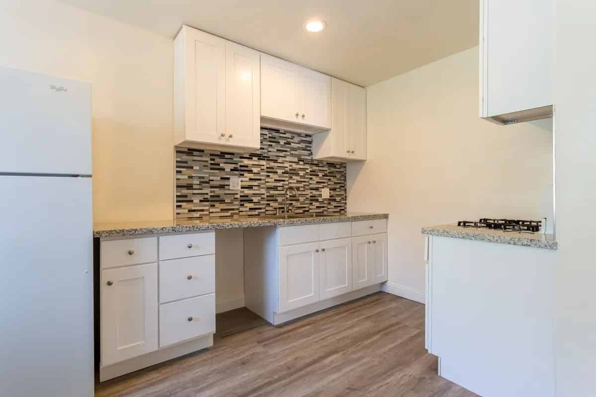 1324 W 36th St, Los Angeles - Los Angeles, California, United States - Kitchen