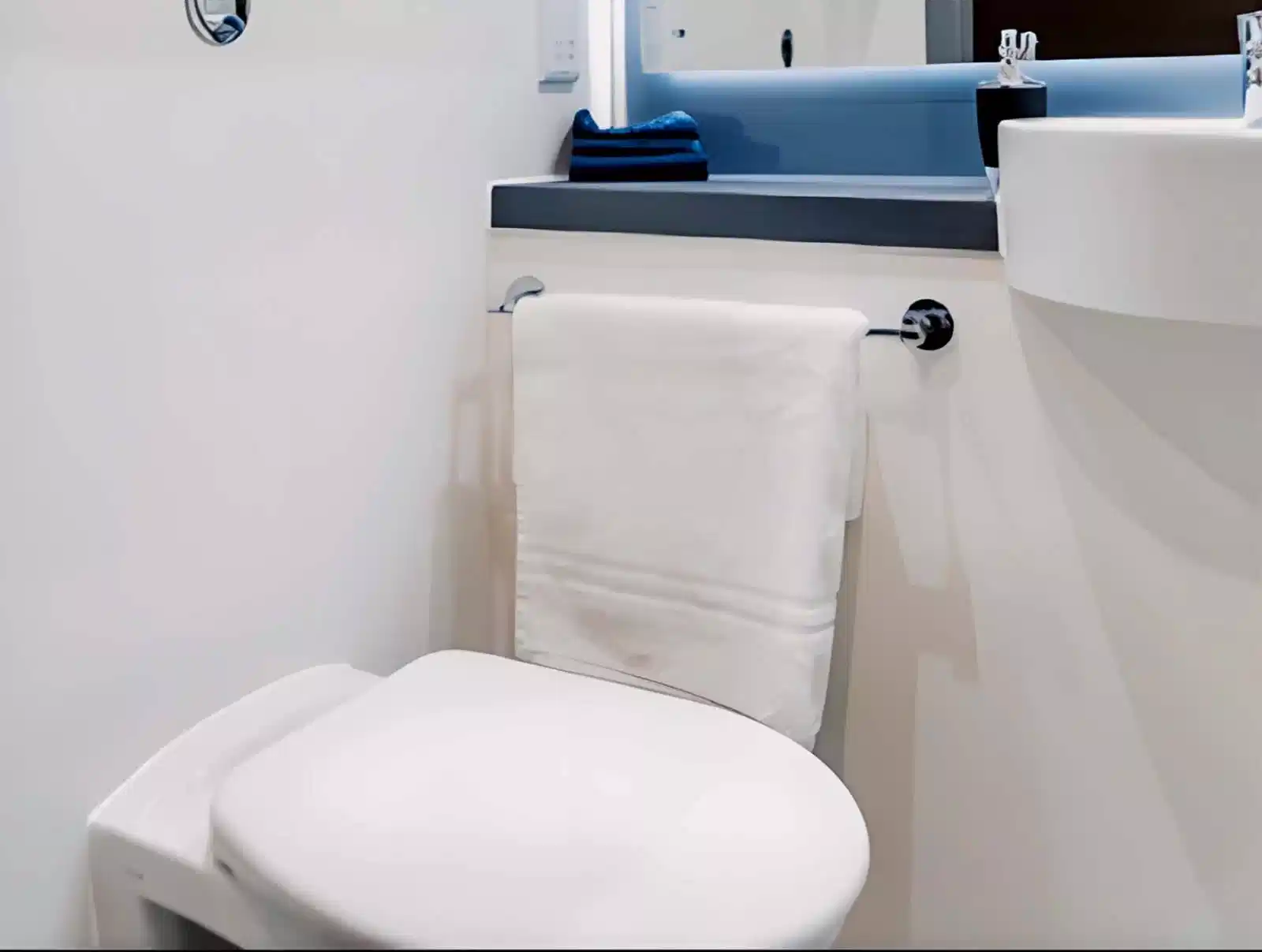 Amenities?w=400&h=260&fit=crop&q=40&auto=format&trim=auto