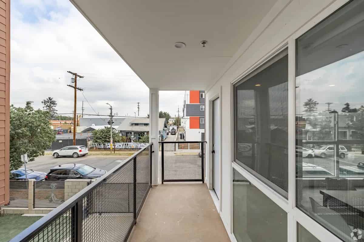 1360 W 35th St, Los Angeles - Los Angeles, California, United States - Exterior