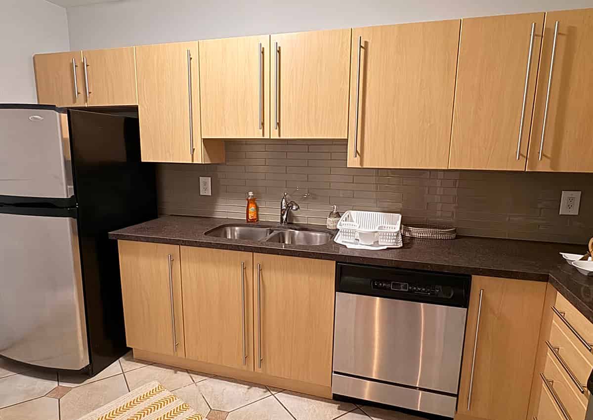 Amenities?w=400&h=260&fit=crop&q=40&auto=format&trim=auto