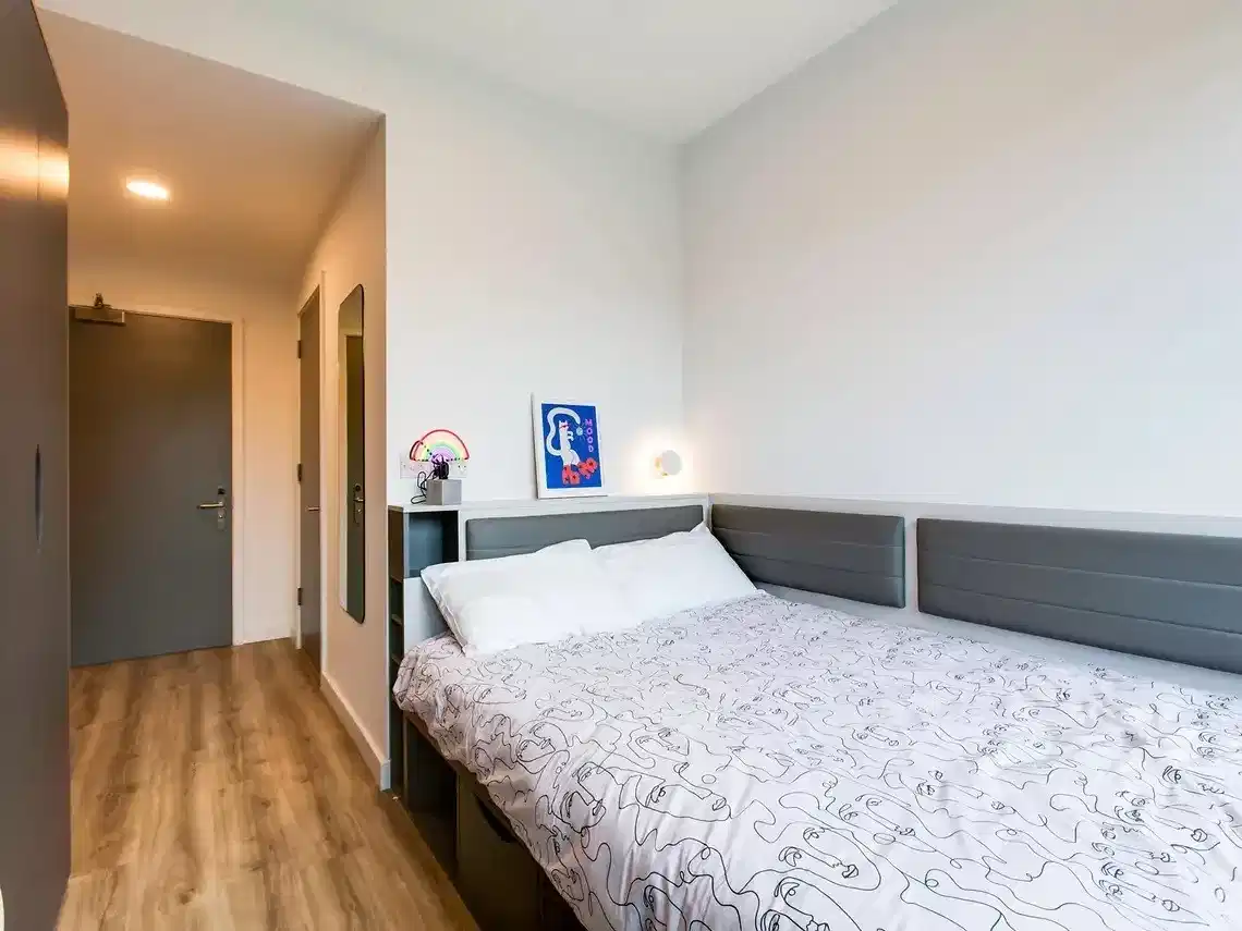 Amenities?w=400&h=260&fit=crop&q=40&auto=format&trim=auto