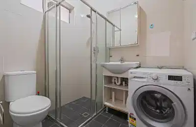Room In A 9 Bedroom House, 64 Doncaster Avenue, Kensington, 2033, Sydney - Sydney, New South Wales, Australia - Bathroom
