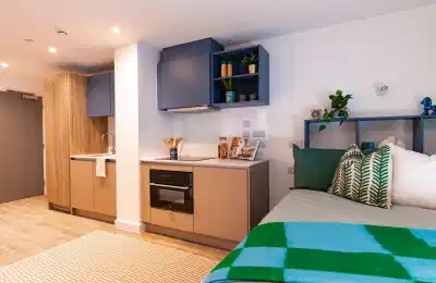 Amenities?w=400&h=260&fit=crop&q=40&auto=format&trim=auto