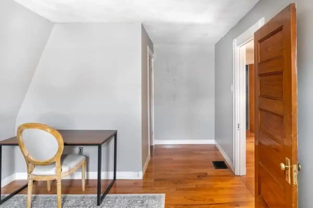 Common Area?w=400&h=260&fit=crop&q=40&auto=format&trim=auto