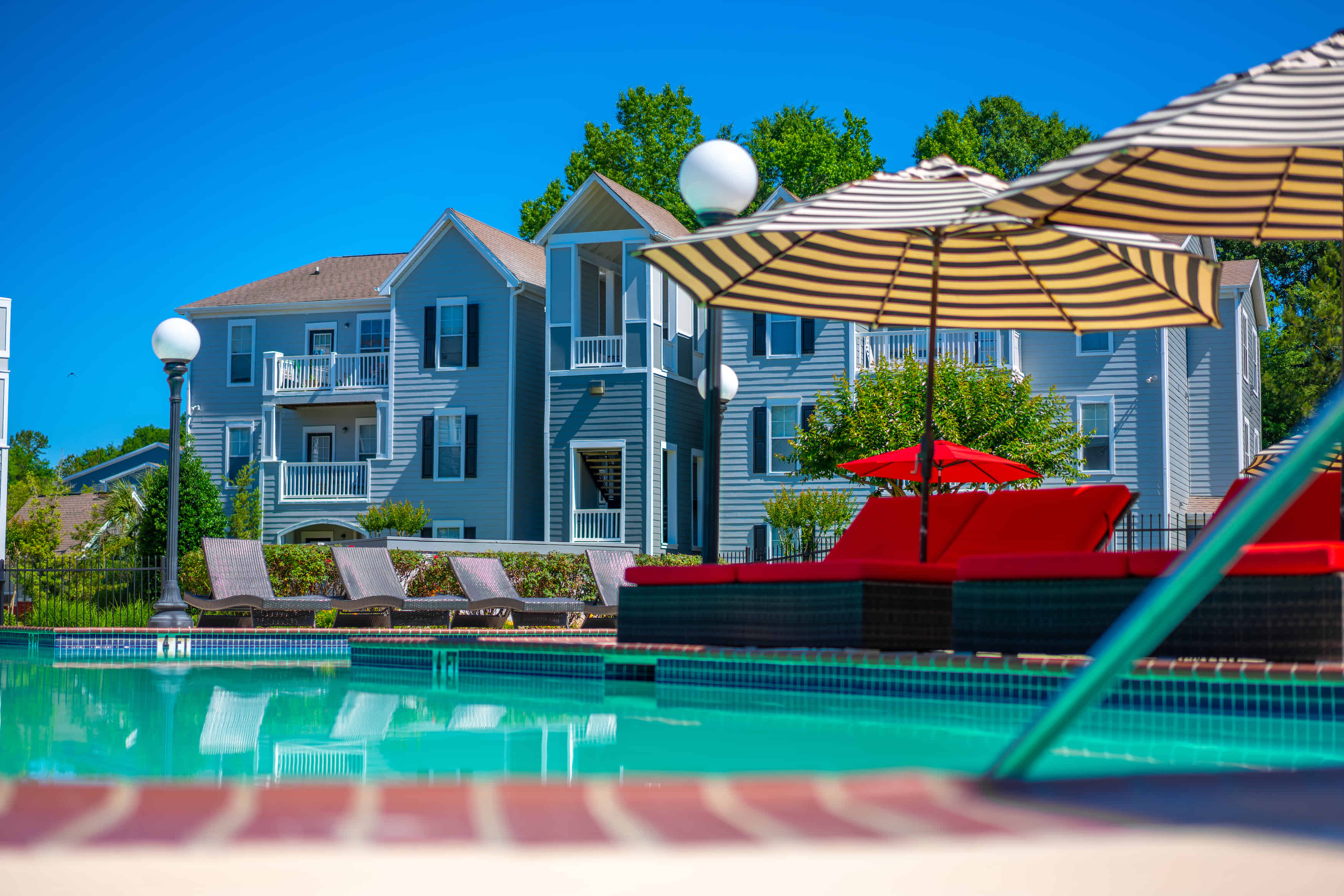 Amenities?w=400&h=260&fit=crop&q=40&auto=format&trim=auto