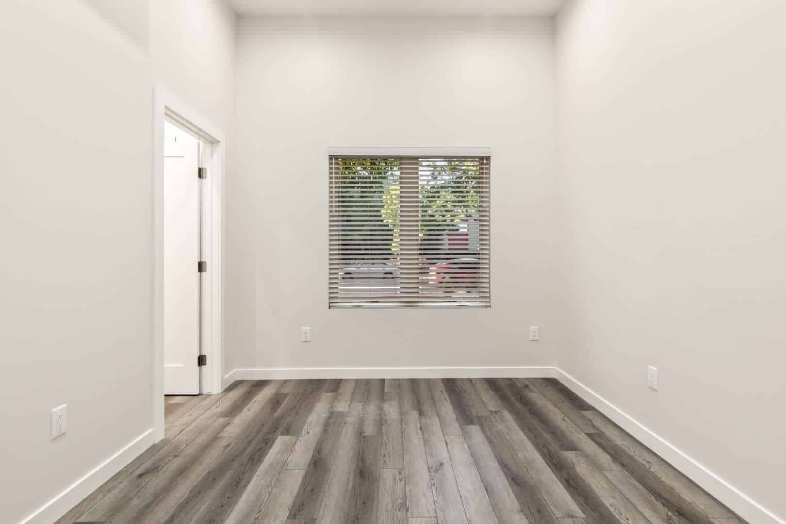 4 Bedroom 2 Bathroom Apartment - Common Area?w=400&h=260&fit=crop&q=40&auto=format&trim=auto